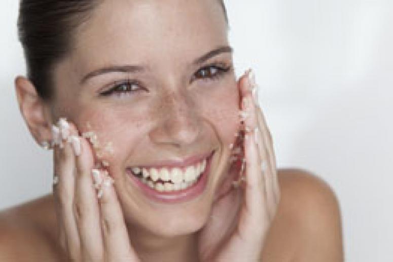 Простые способы очищения кожи лица