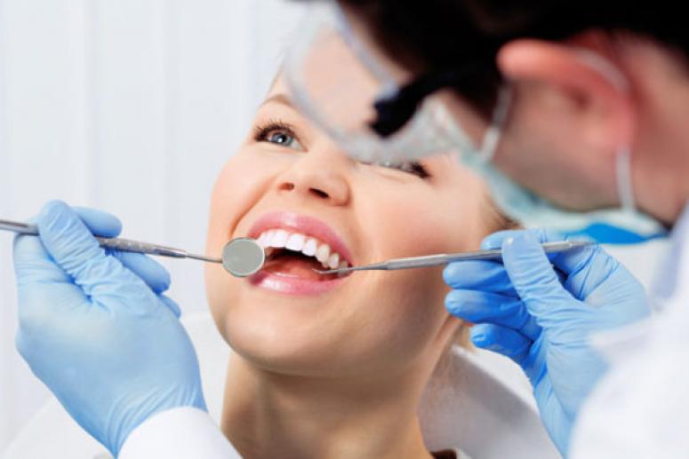 Здоровые зубы с клиникой “Гелиосмедикал”: как избежать кариеса
