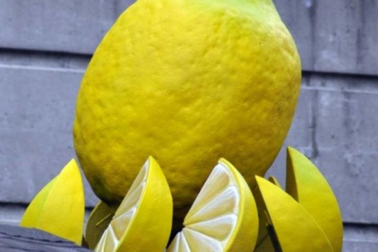 Лимон освежает и омолаживает кожу