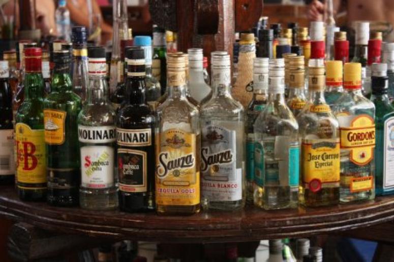 Ученые рассказали, на сколько лет сокращает жизнь алкоголь