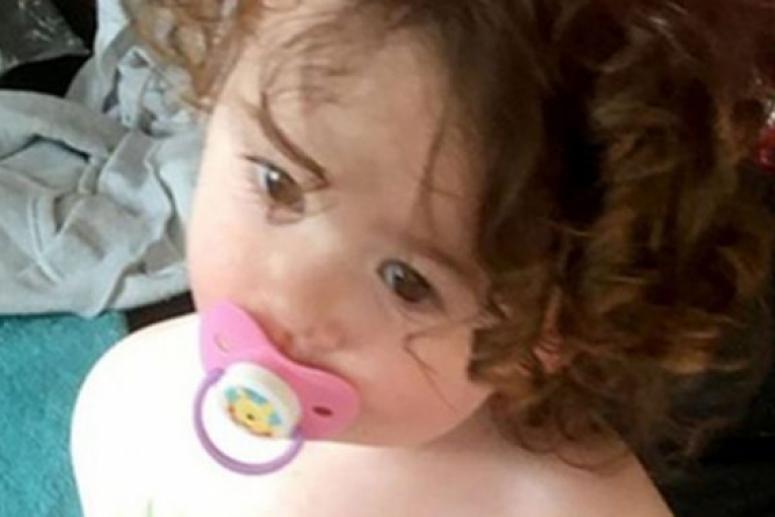 Жительница Великобритании помогла выявить у дочери рак по наклону головы