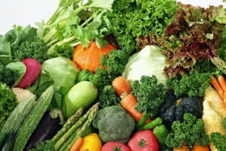 Свекла, морковь, помидоры и зеленые овощи предотвращают развитие онкологии овощи