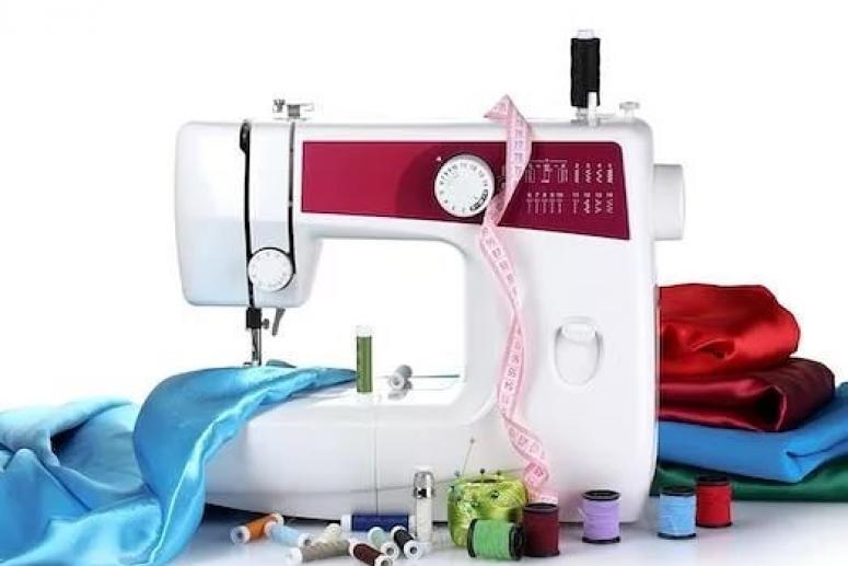 Как выбрать хорошую швейную машинку для дома?